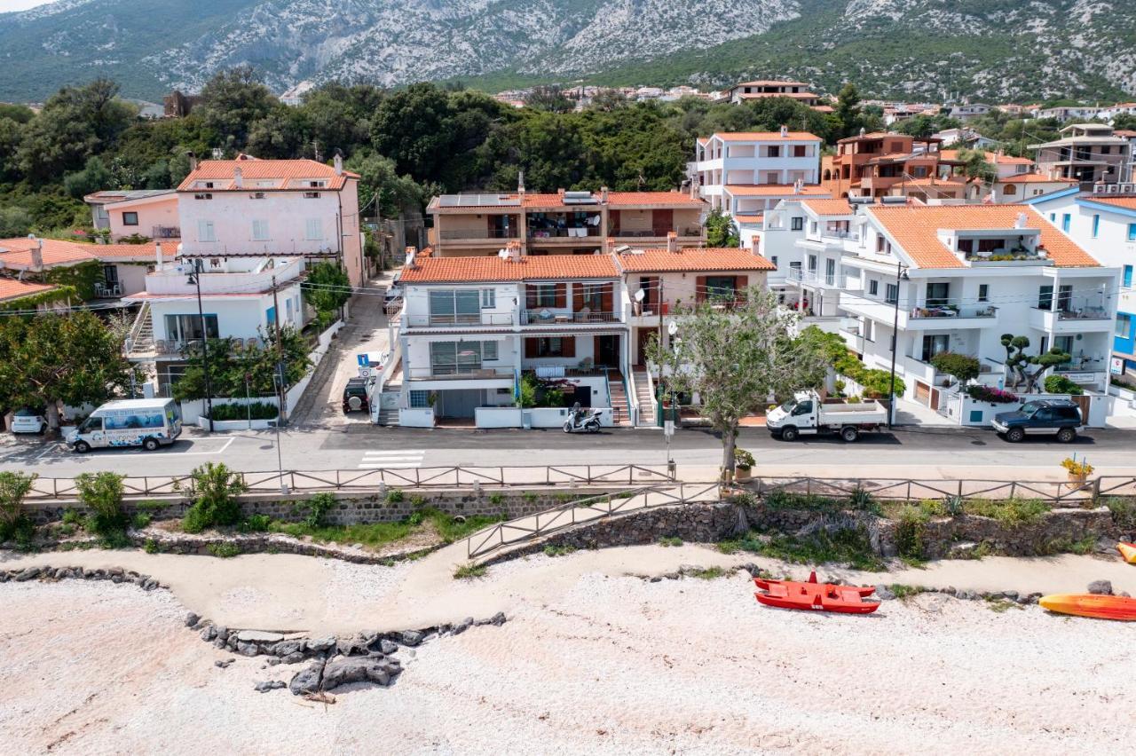 Casa Sulla Spiaggia Cala Gonone Exterior photo